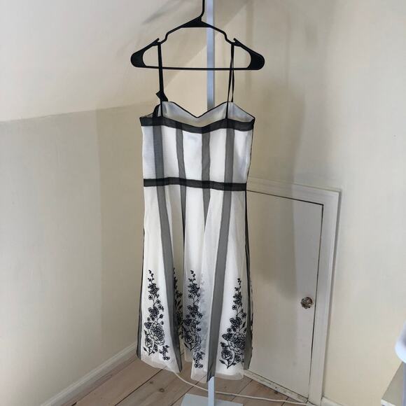 Ann Taylor LOFT EUC Women's Black Cream Embroidered Formal Dress Mesh Overlay 8 - Picture 5 of 8